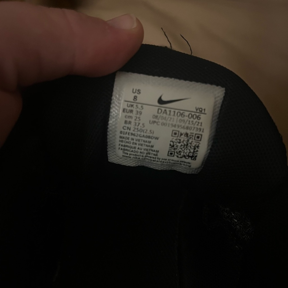 Black Nike size 8 running shoes